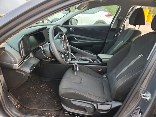 2024 HYUNDAI ELANTRA