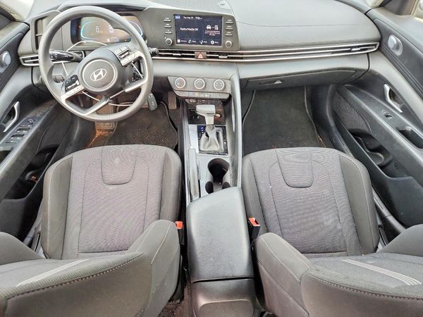 2024 HYUNDAI ELANTRA