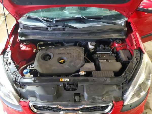 2012 KIA SOUL GL — Engine bay