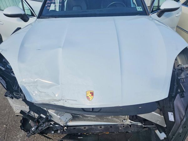 2024 PORSCHE CAYENNE