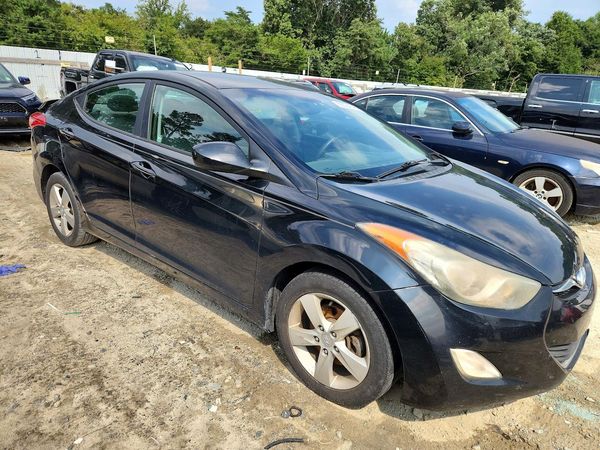 2013 HYUNDAI ELANTRA — Passenger 3/4