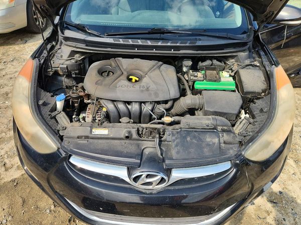 2013 HYUNDAI ELANTRA — Engine bay