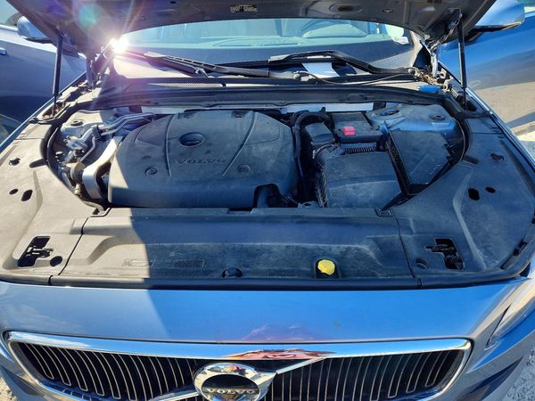 2017 VOLVO S90 Momentum