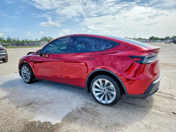 2026 TESLA MODEL Y