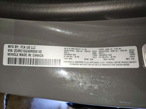 2025 CHRYSLER PACIFICA Limited