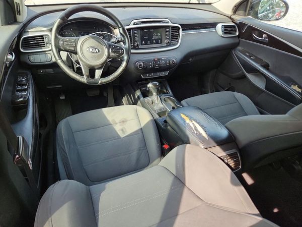 2017 KIA SORENTO L, LX