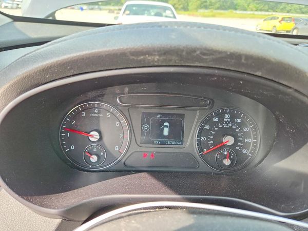 2017 KIA SORENTO L, LX