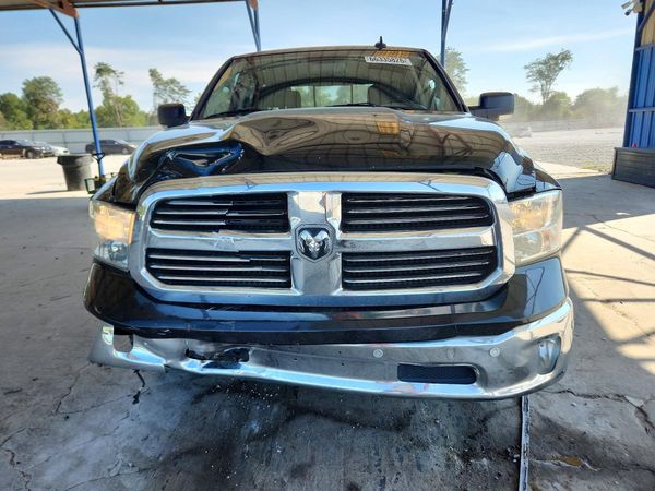 2018 RAM 1500 SLT