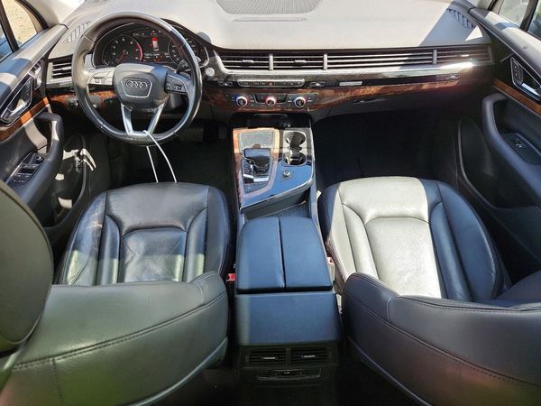 2017 AUDI Q7 quattro Premium Plus
