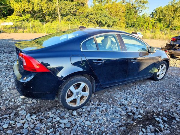 2013 VOLVO S60