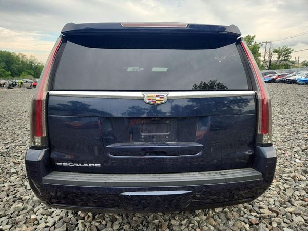2018 CADILLAC ESCALADE