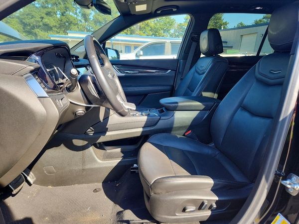 2025 CADILLAC XT6 Sport — DENT