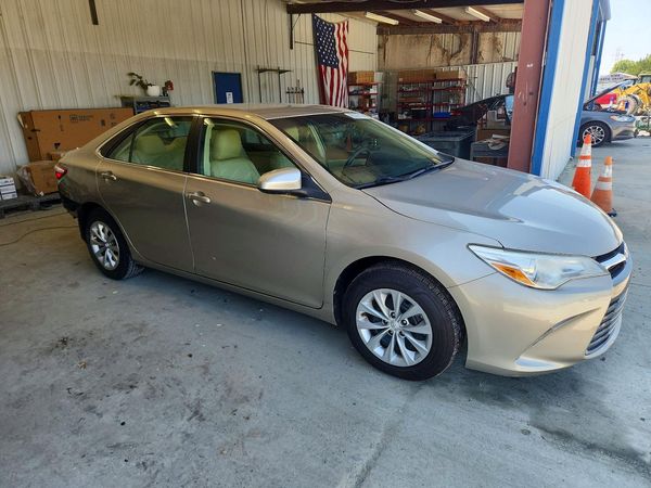 2015 TOYOTA CAMRY