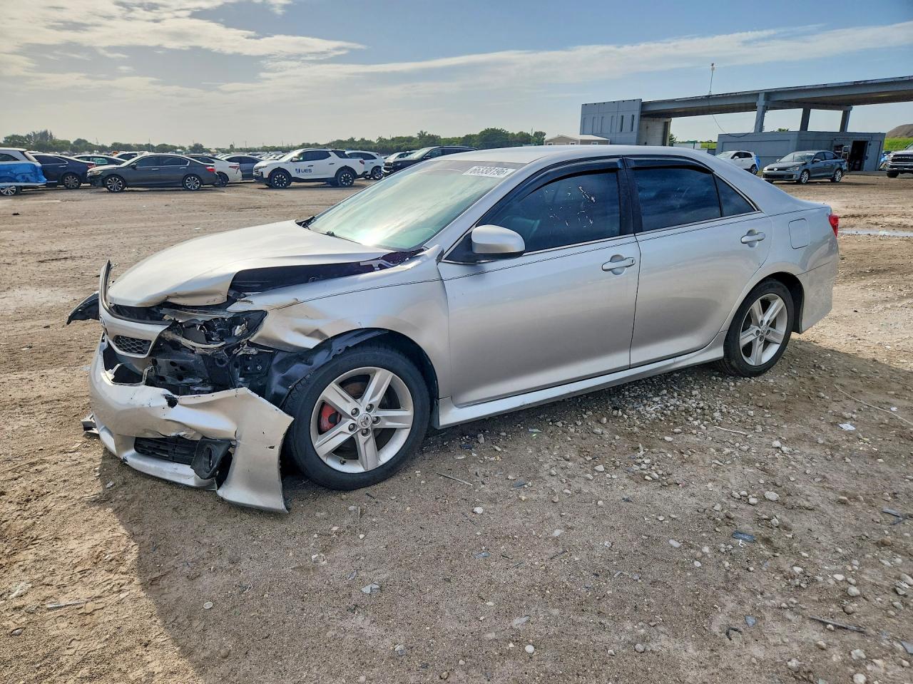 2014 TOYOTA CAMRY