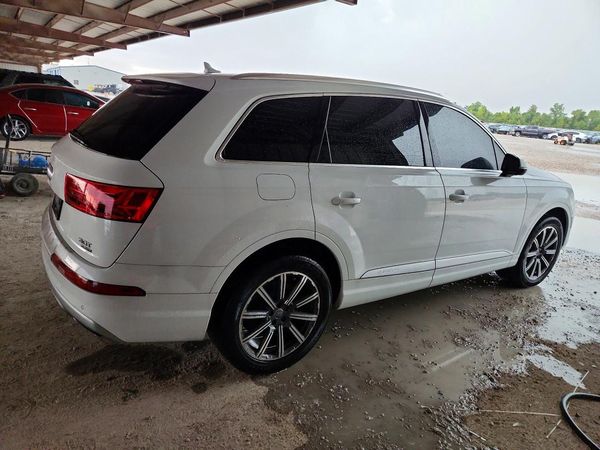 2017 AUDI Q7 quattro Premium Plus