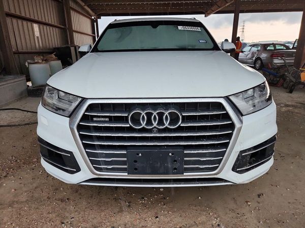 2017 AUDI Q7 quattro Premium Plus