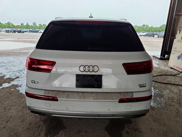 2017 AUDI Q7 quattro Premium Plus