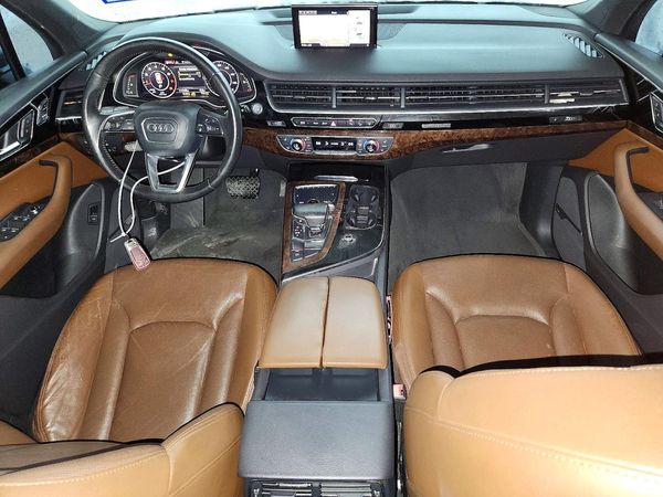 2017 AUDI Q7 quattro Premium Plus