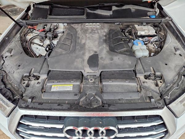 2017 AUDI Q7 quattro Premium Plus