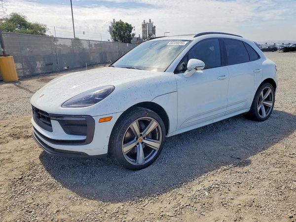2022 PORSCHE MACAN