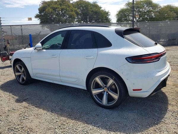2022 PORSCHE MACAN