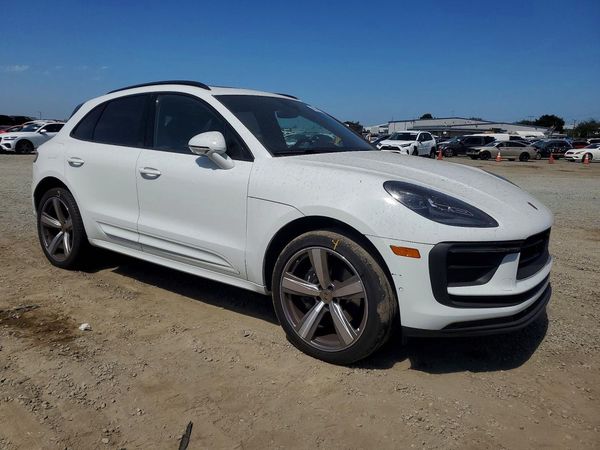 2022 PORSCHE MACAN