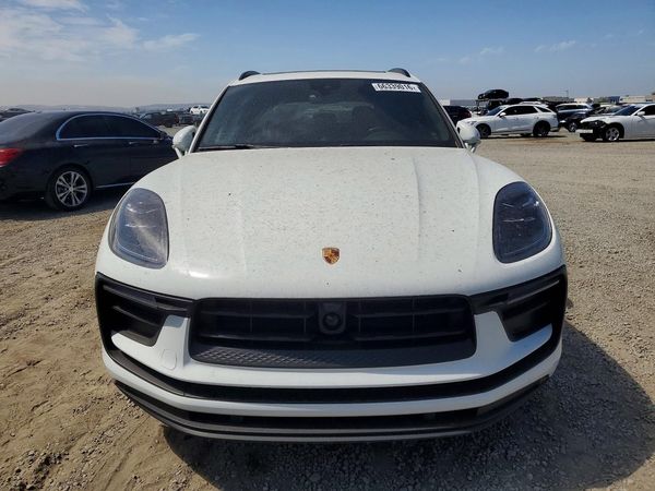 2022 PORSCHE MACAN