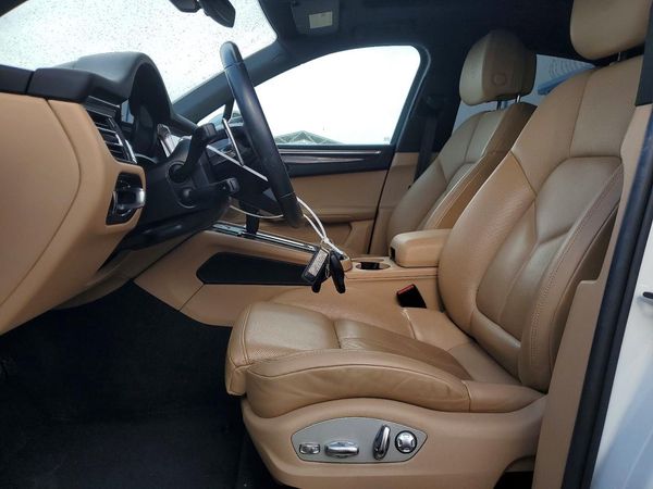 2022 PORSCHE MACAN