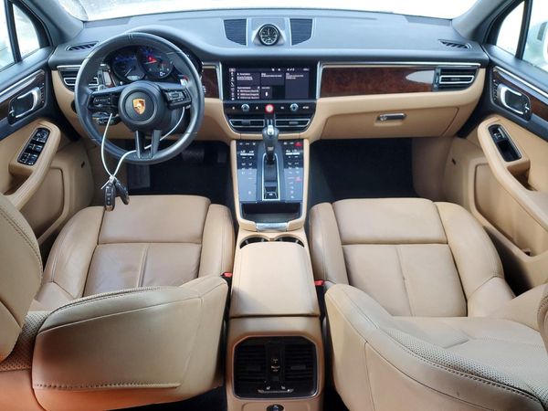 2022 PORSCHE MACAN