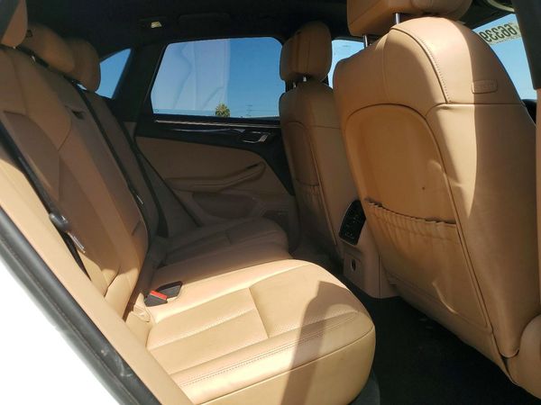 2022 PORSCHE MACAN