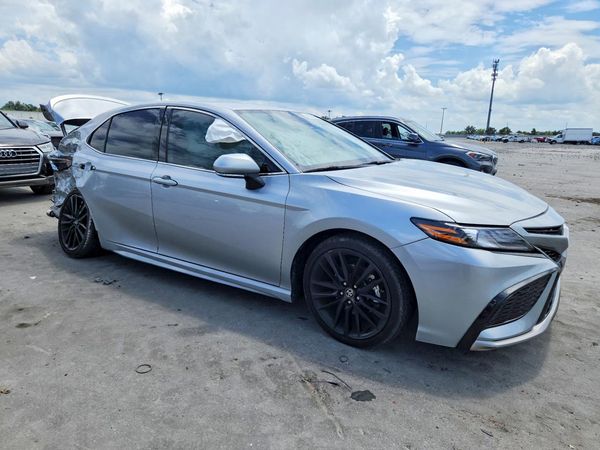 2024 TOYOTA CAMRY