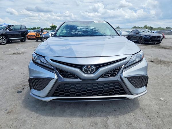 2024 TOYOTA CAMRY