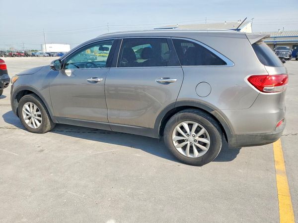 2017 KIA SORENTO L, LX