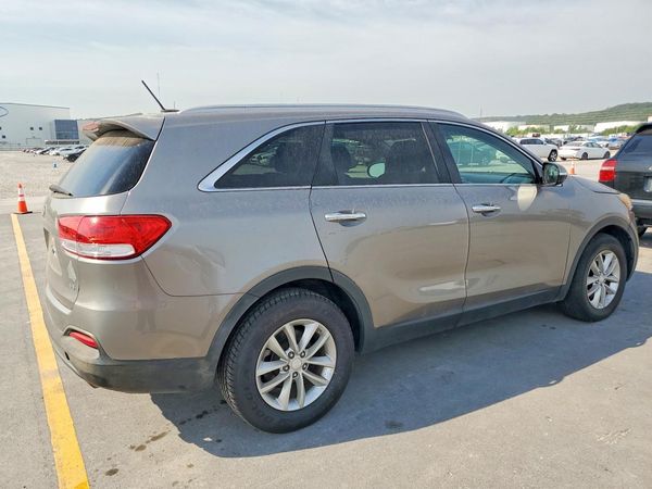2017 KIA SORENTO L, LX