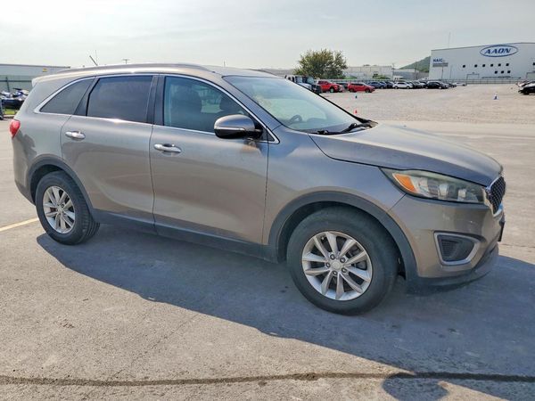 2017 KIA SORENTO L, LX