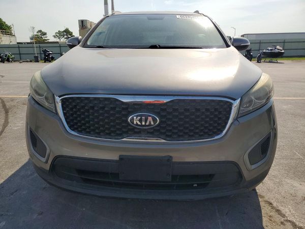 2017 KIA SORENTO L, LX