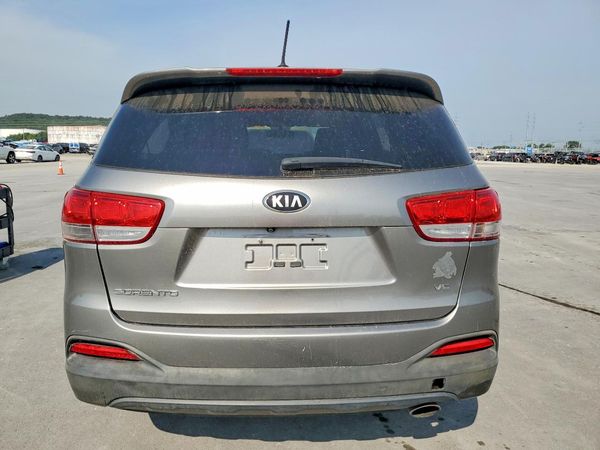 2017 KIA SORENTO L, LX