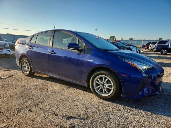2018 TOYOTA PRIUS