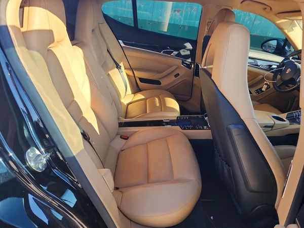 2015 PORSCHE PANAMERA S (2WD), 4S (4WD)