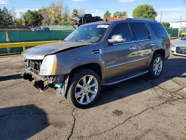2012 CADILLAC ESCALADE Luxury
