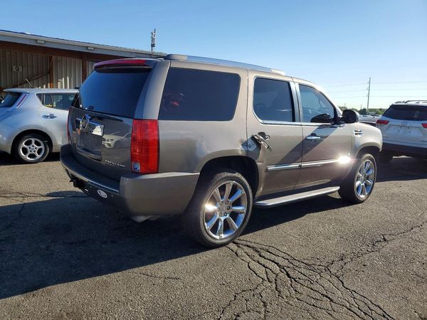 2012 CADILLAC ESCALADE Luxury