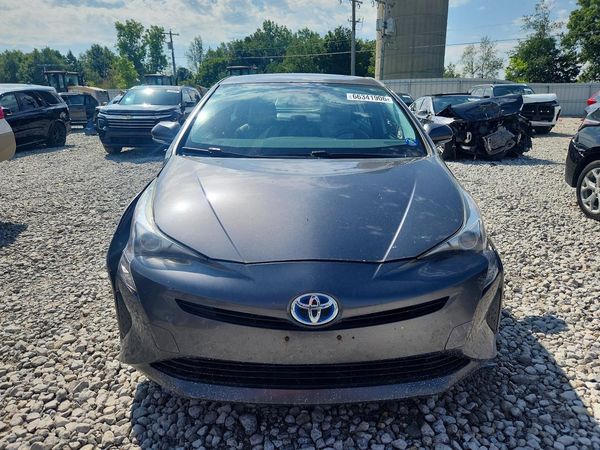 2016 TOYOTA PRIUS One/Two
