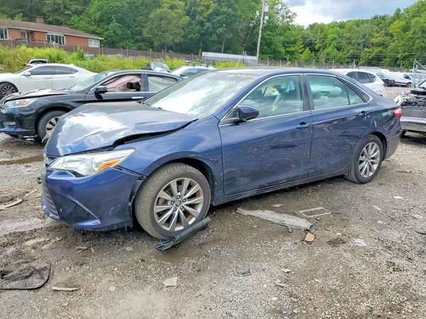 2017 TOYOTA CAMRY LE/SE/XLE/XSE — Front 3/4