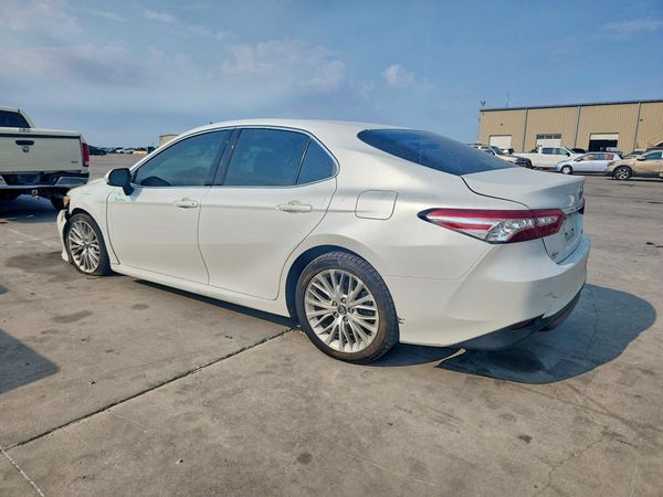 2018 TOYOTA CAMRY