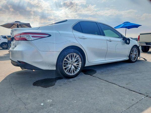 2018 TOYOTA CAMRY