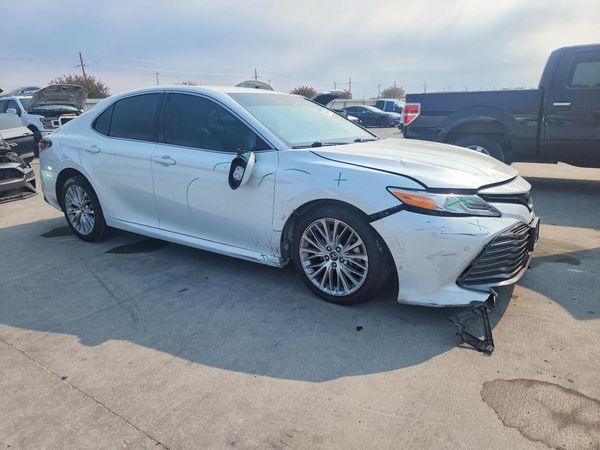 2018 TOYOTA CAMRY
