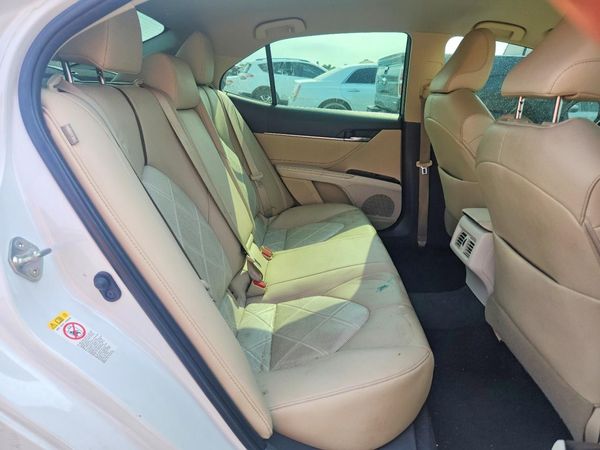 2018 TOYOTA CAMRY