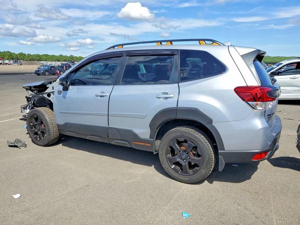 2022 SUBARU FORESTER