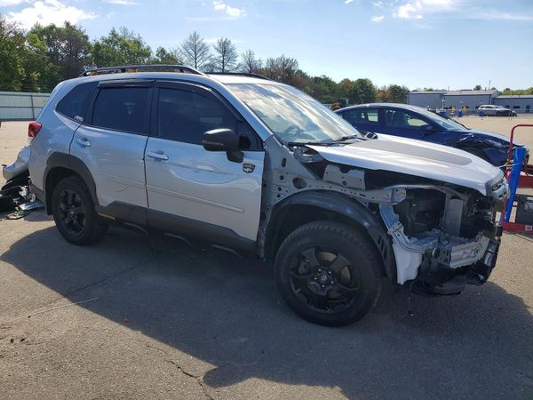 2022 SUBARU FORESTER