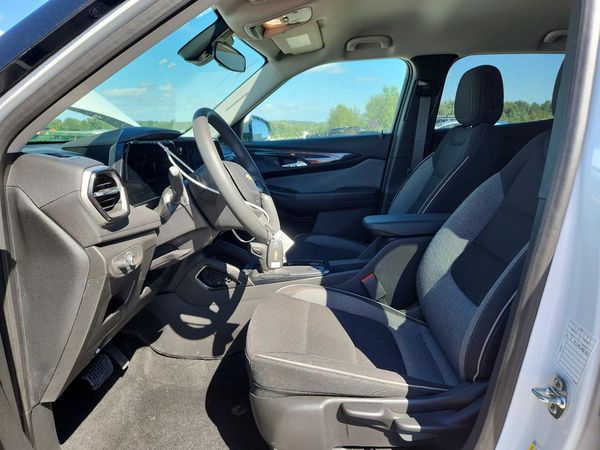2026 CHEVROLET TRAILBLAZER LT — DENT